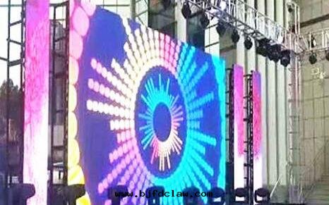 小間(jiān)距LED顯示屏.jpg 小間(jiān)距LED顯示屏.jpg